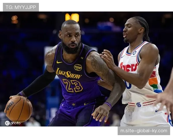 76人马克西控场能力提升 关键时刻决策更加冷静